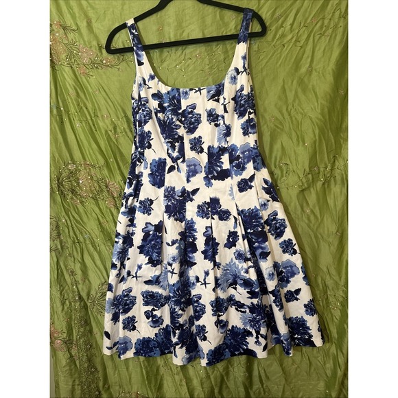American Living Dresses & Skirts - American Living Floral Dress Blue White Pockets Side Zipper Fit & Flare Size 10